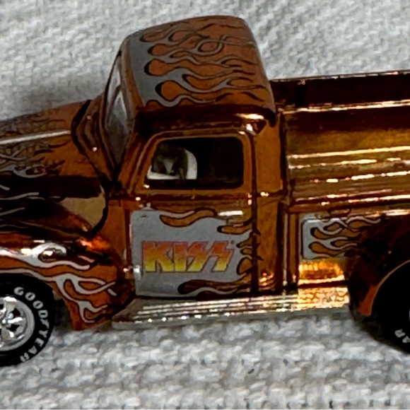 Johnny Lightning KISS 1940 Ford Pickup Truck ORANGE Chrome chase 1:64 Diecast - Picture 2 of 7